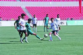 竞技宝- 游泳赛场再起风云：三湘青龙队险胜南城火狐队，赛场气氛火爆争冠格局再洗牌