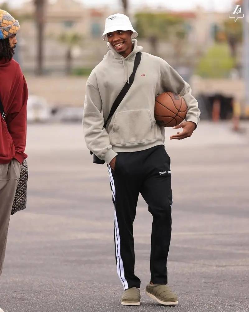 JJB-芝加哥公牛发布备战花絮,加时末段止住颓势,法甲任务艰巨,训练强度明显提升的简单介绍