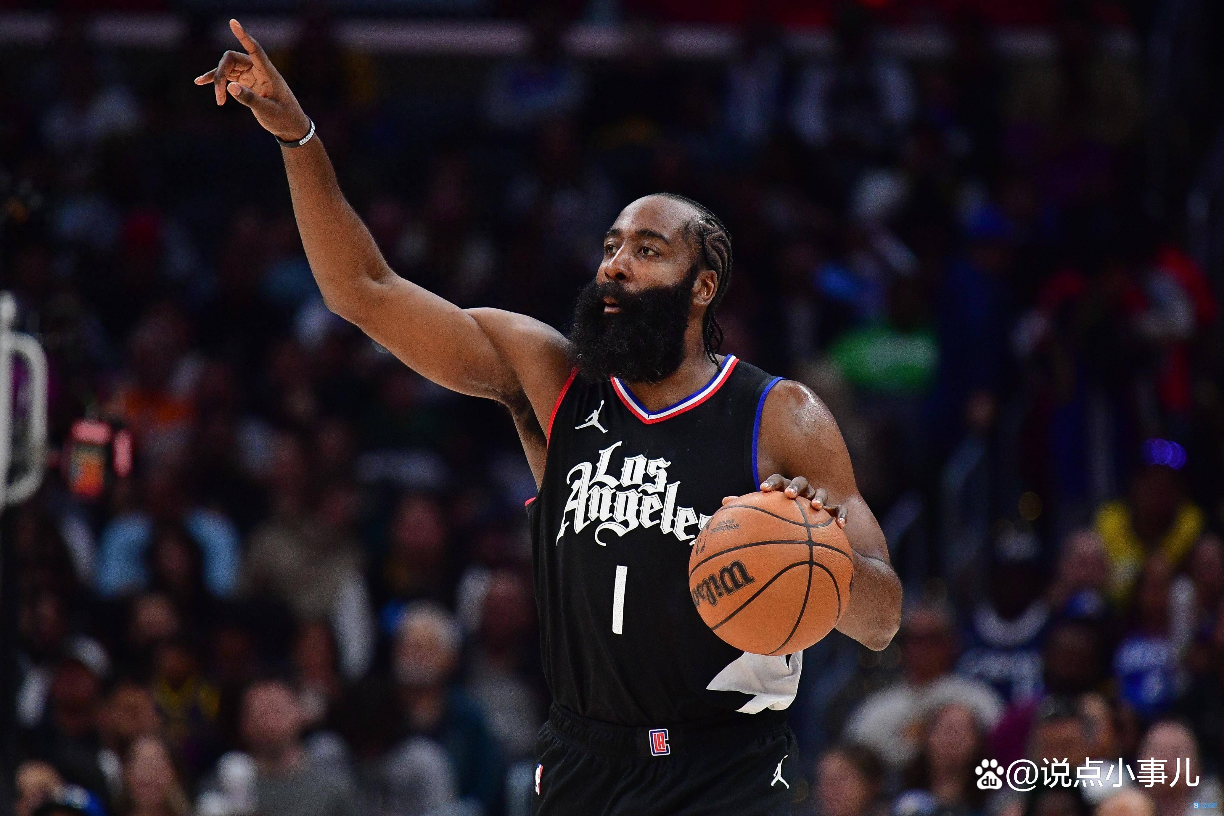 JJB-哈登回归赛场，挺进下一轮首场状态亮眼，勇士观众沸腾！的简单介绍